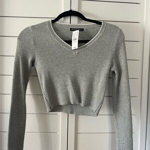 Brandy Melville Gray Ribbed V-Neck Cropped Sweater